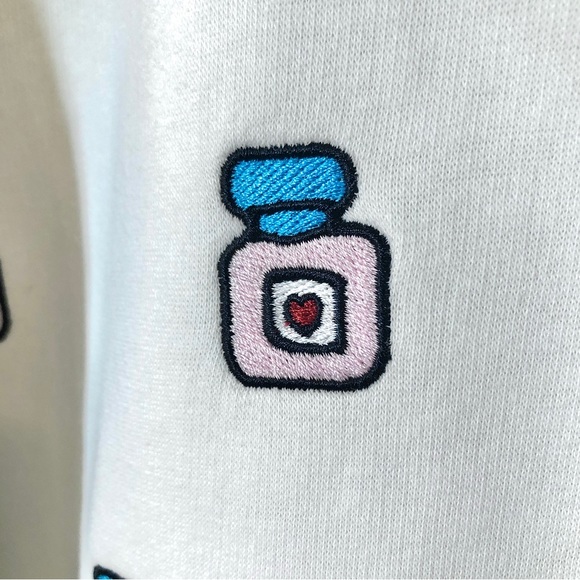 Michaela Buerger White Heart Perfume Bottle Crewneck Sweatshirt Top Women Small - Picture 10 of 15